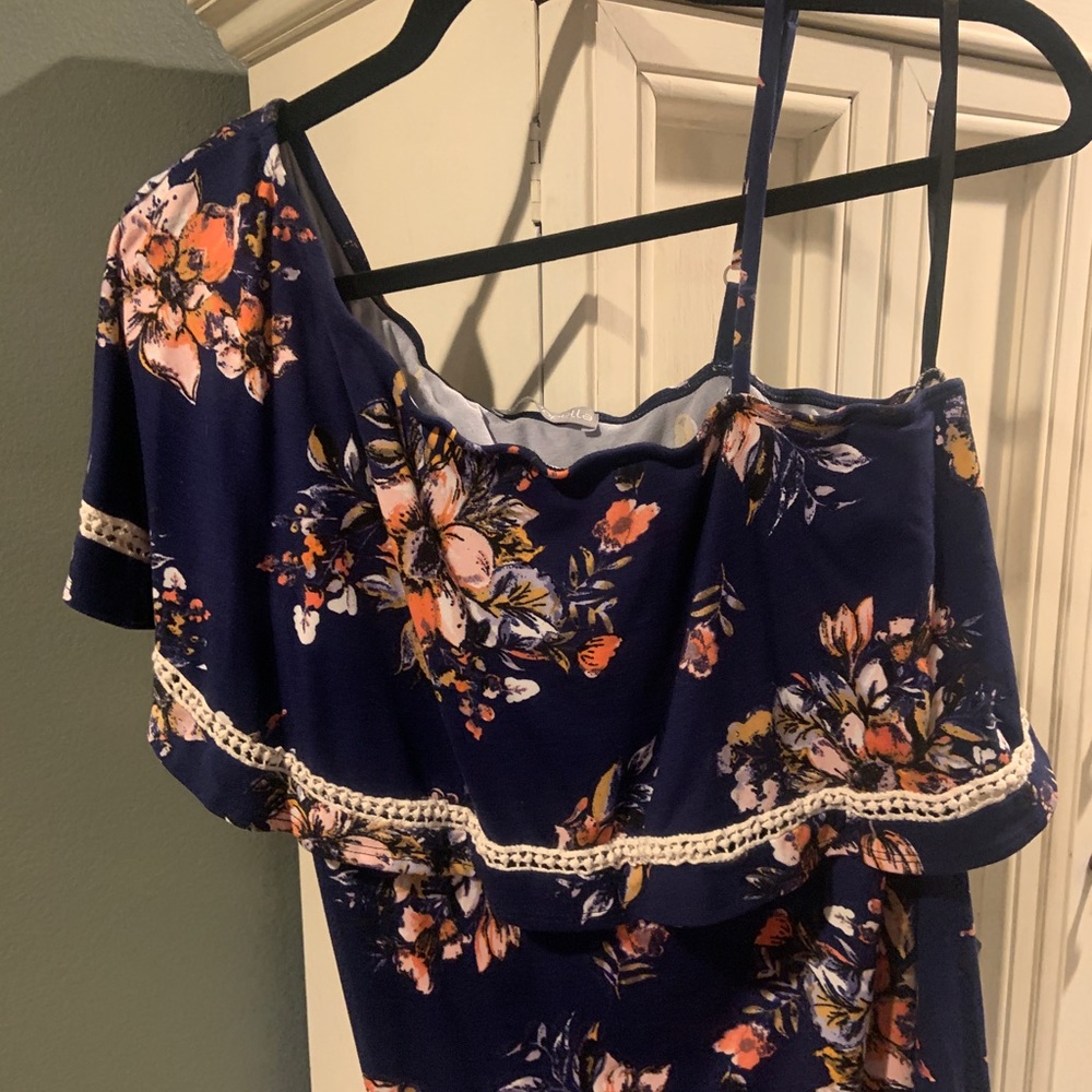 Cute, one shoulder large ruffle summer dress